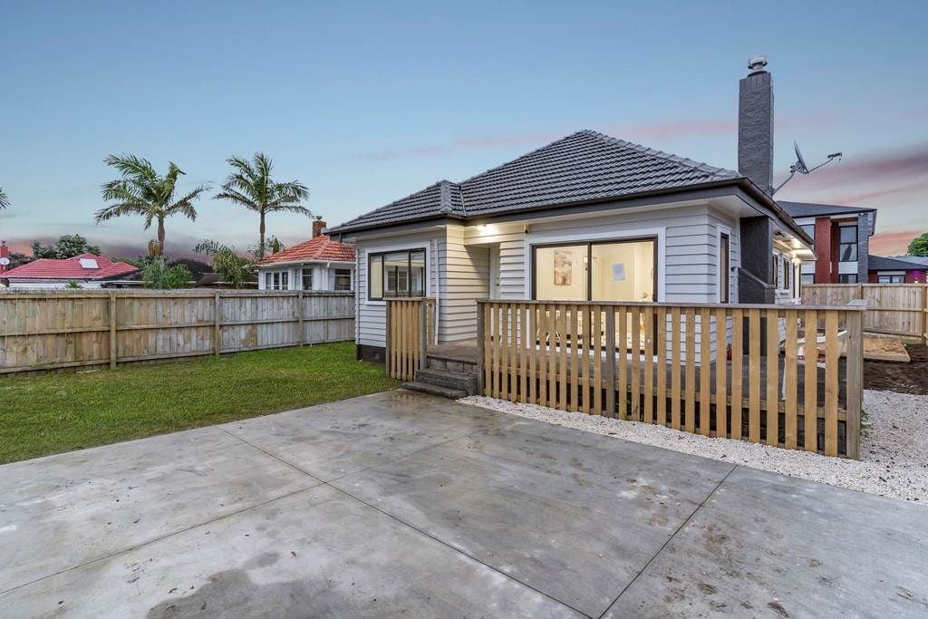 8 Bledisloe Street, Papatoetoe, Auckland - Carousel 2