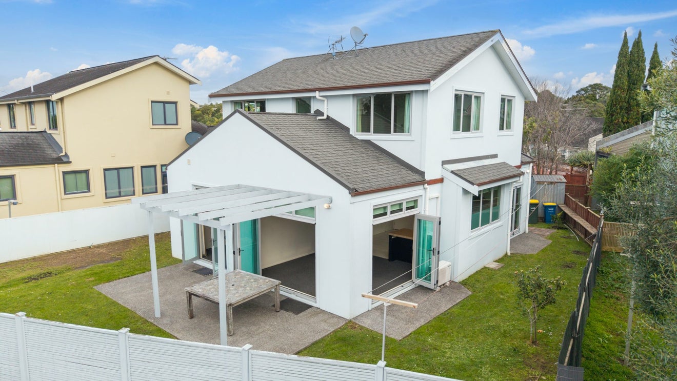 11L Clearwater Cove, West Harbour, Auckland - Carousel 1