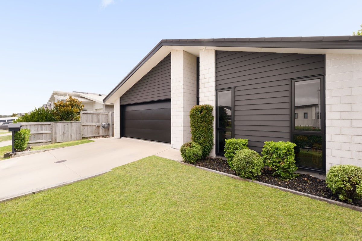 29 Tiria Drive, Papamoa Beach, Papamoa - Carousel 2