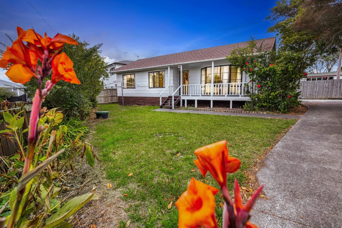 96A Sturges Road, Henderson, Auckland - Carousel 22