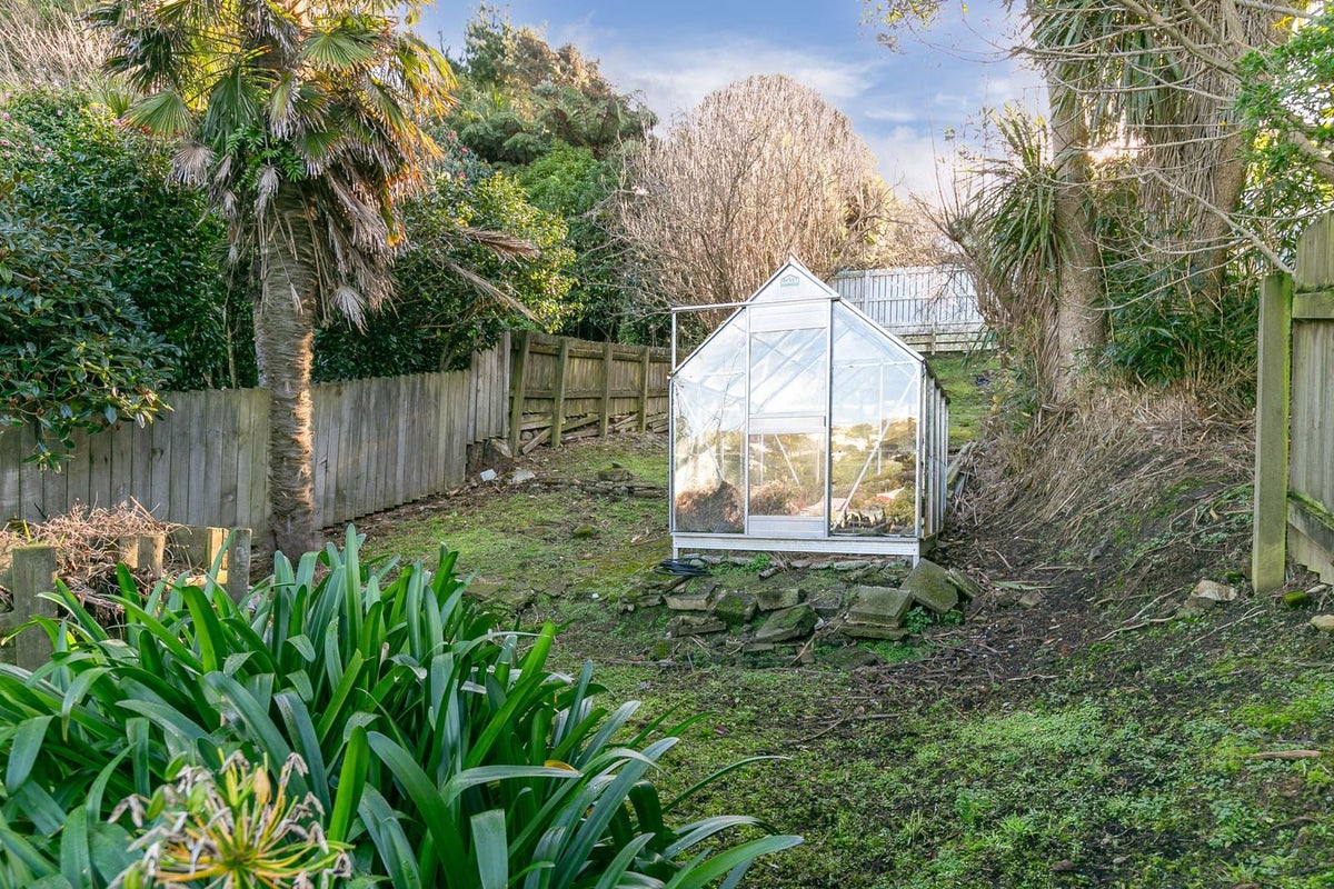 220 Ohiro Road, Brooklyn, Wellington - Carousel 16