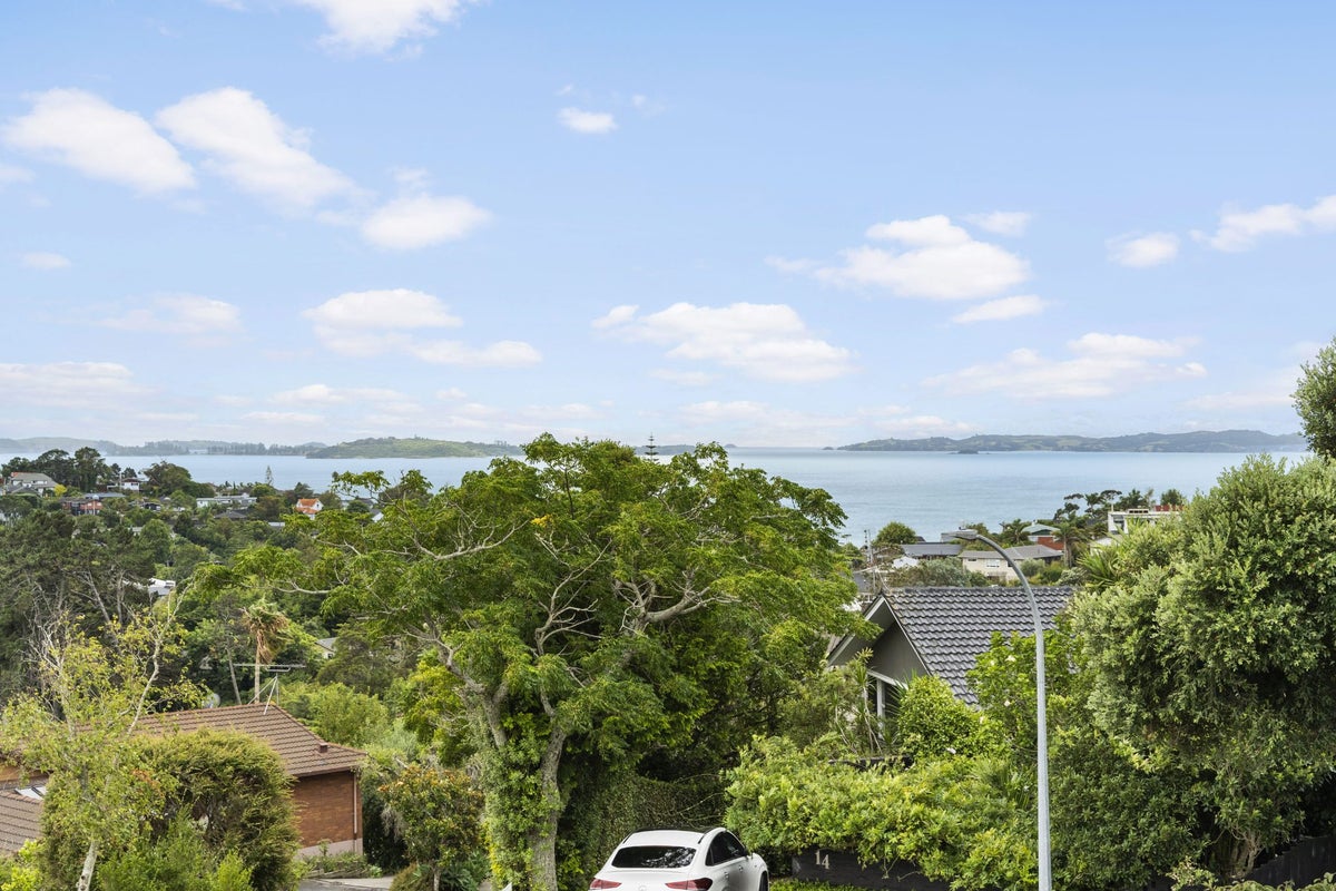 17 Chilton Place, Howick, Auckland - Carousel 11