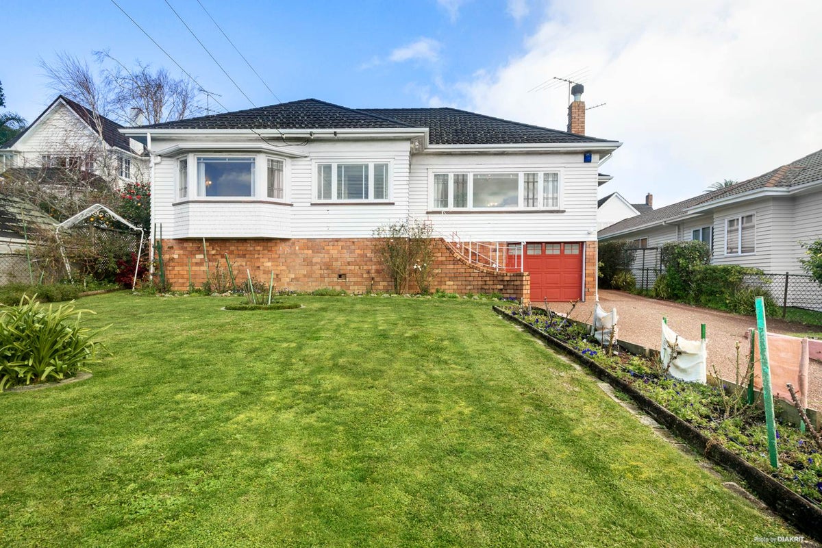 29 Codrington Crescent, Mission Bay, Auckland - Carousel 1