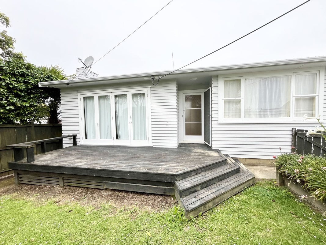 86 Arran Road, Browns Bay, Auckland - Carousel 2
