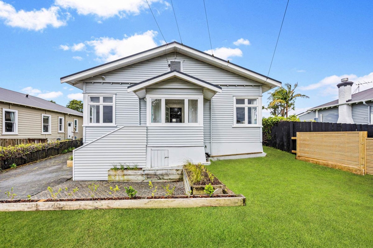 6A Volcanic Street, Mount Eden, Auckland - Carousel 2