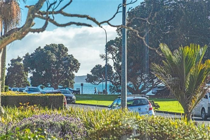 1/19 The Parade, St Heliers, Auckland - Carousel 1