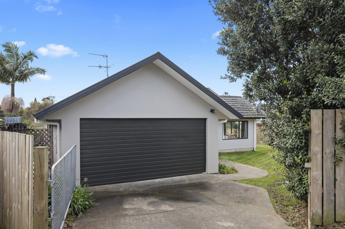 19 Opawa Crescent, Favona, Auckland - Carousel 2