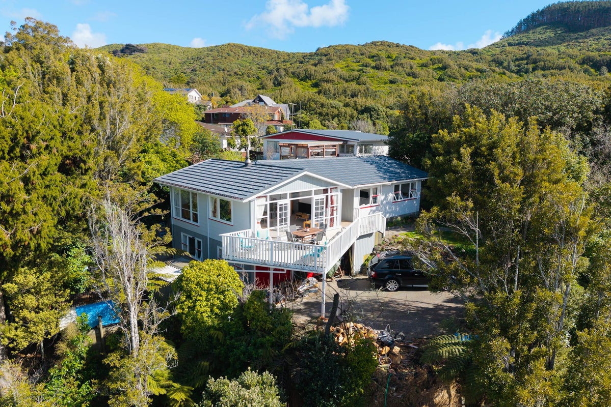92 Oriel Avenue, Tawa, Wellington - Carousel 2