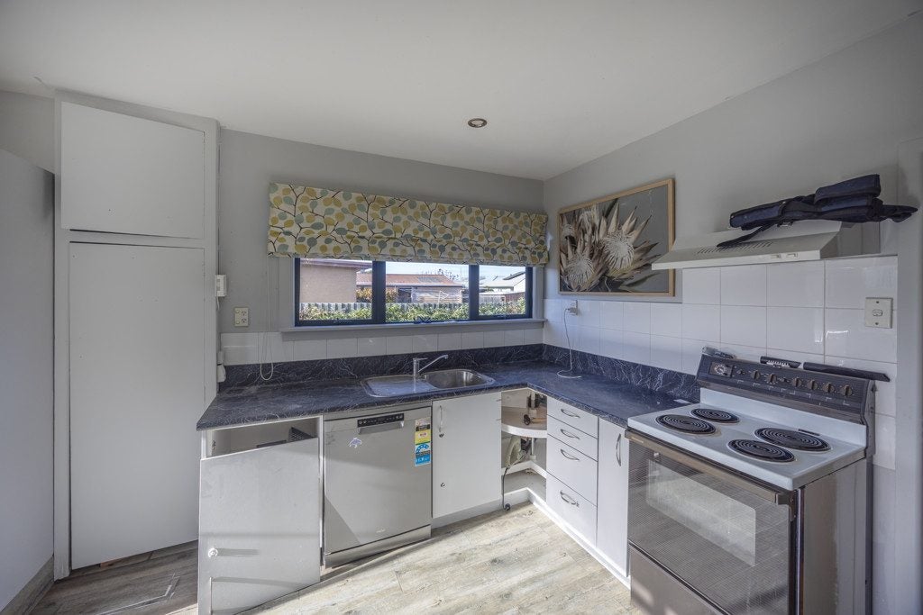 3 Sandringham Street, Oamaru North, Oamaru - Carousel 2