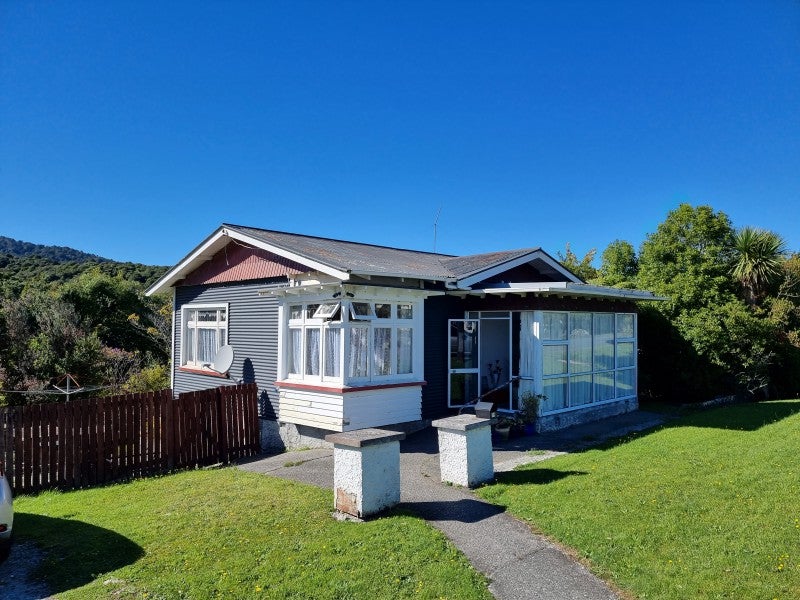 19 Marsden Road, Greymouth, Greymouth - Carousel 17