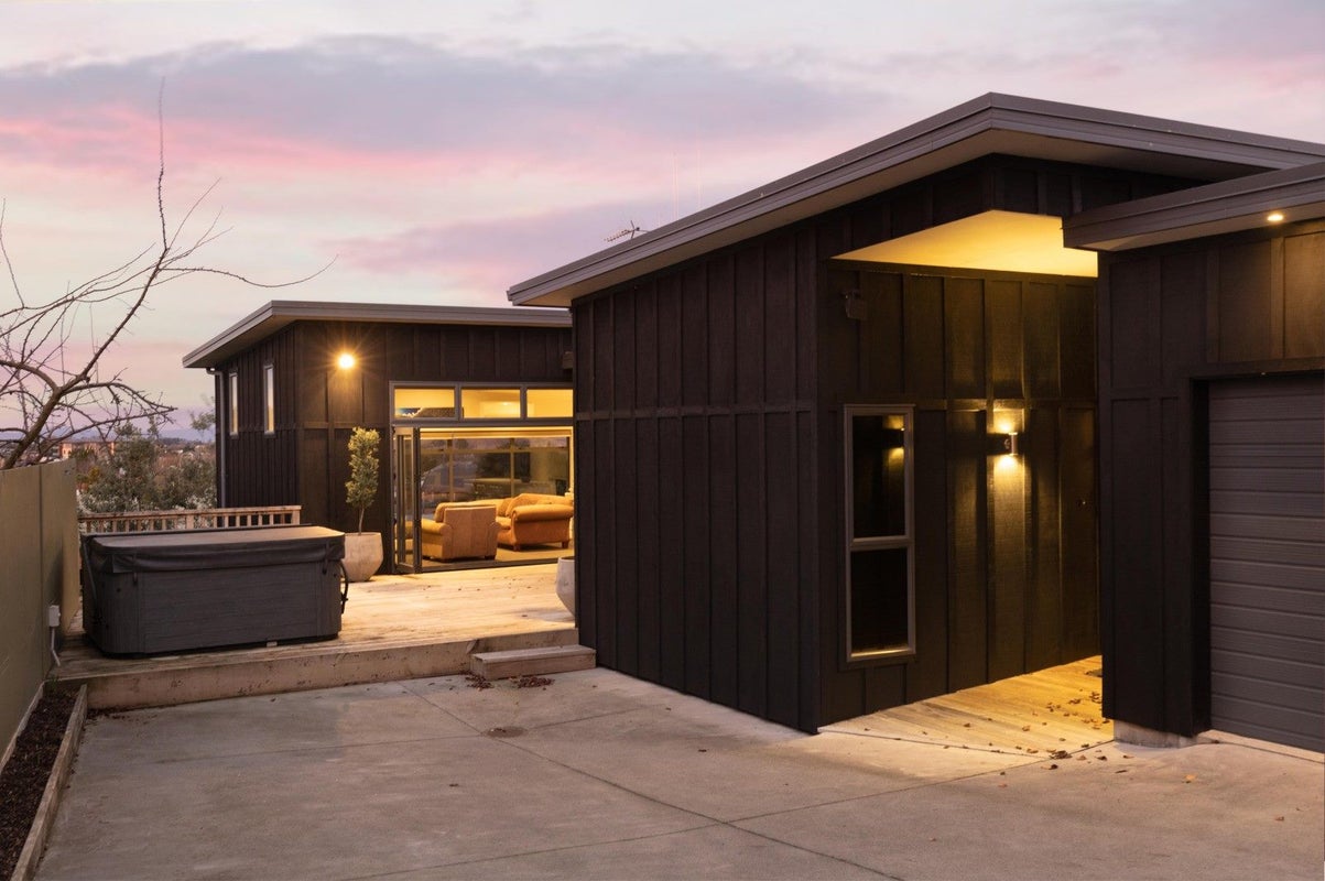 45A Forest Lake Road, Forest Lake, Hamilton - Carousel 1