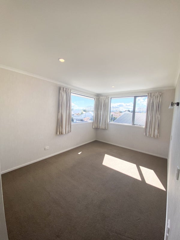 22 Somerville Crescent, Aidanfield, Christchurch - Carousel 25
