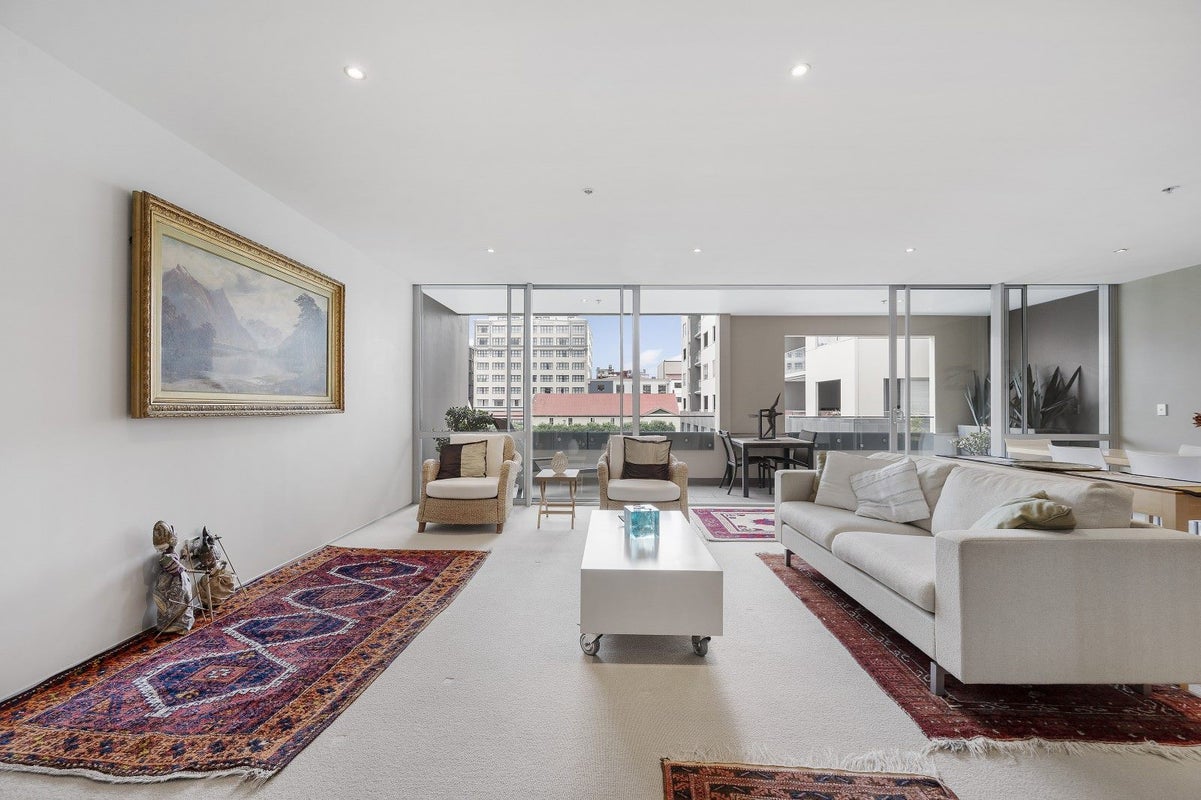 B25/10 Ebor Street, Te Aro, Wellington - Carousel 2