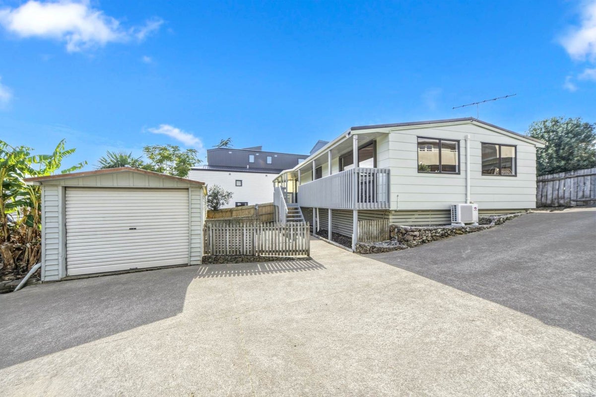 2/7 Glendhu Road, Bayview, Auckland - Carousel 2