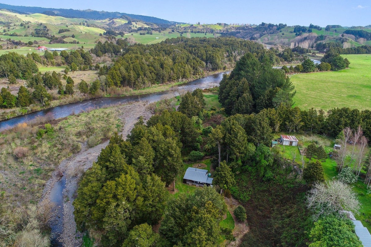 205 Te Rena Road, Kakahi - Carousel 1