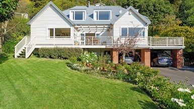 3 Gill Road, Lowry Bay, Lower Hutt - Carousel 1