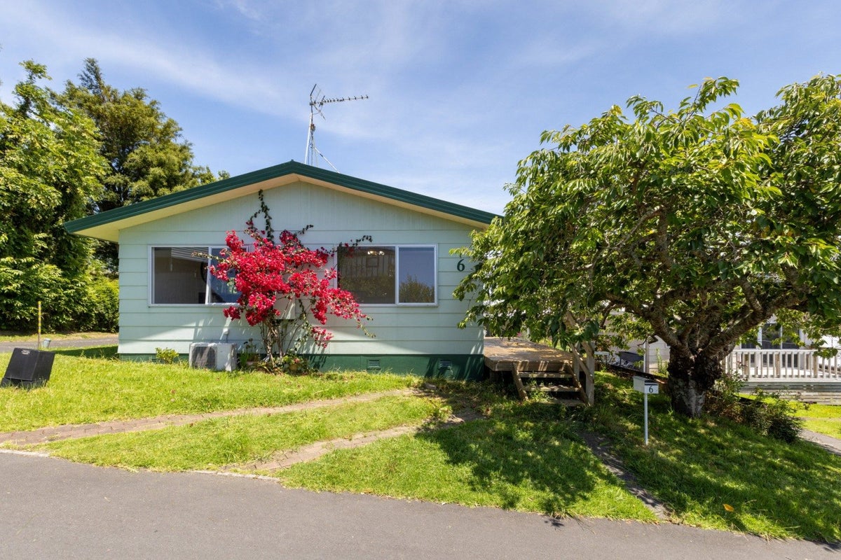 6 Byron Way, Otumoetai, Tauranga - Carousel 1
