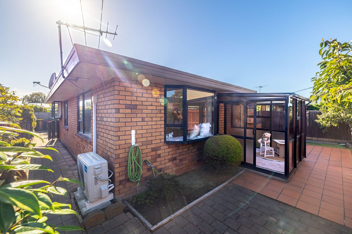 3/19 Wyndham Street, Papanui, Christchurch - Carousel 1