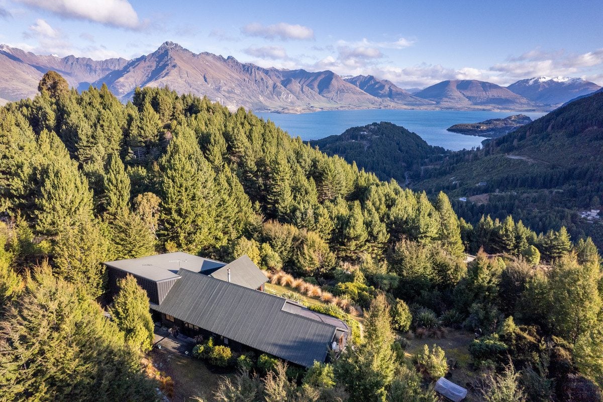 137 Alpine Retreat Road, Ben Lomond, Queenstown - Carousel 1