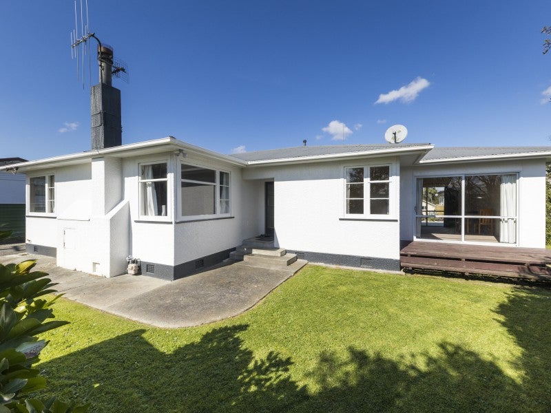6 Ilford Place, Awapuni, Palmerston North - Carousel 2