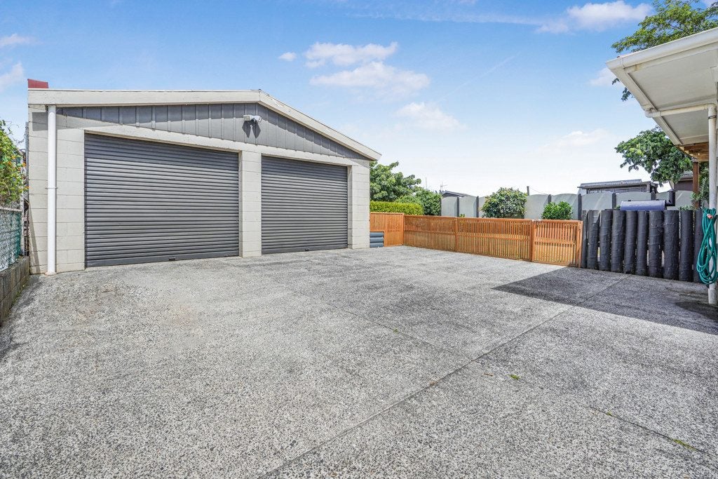 17 Hamblyn Crescent, Nawton, Hamilton - Carousel 23