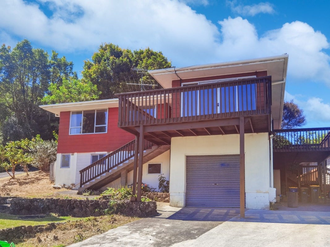 15 Walnut Lane, Browns Bay, Auckland - Carousel 2