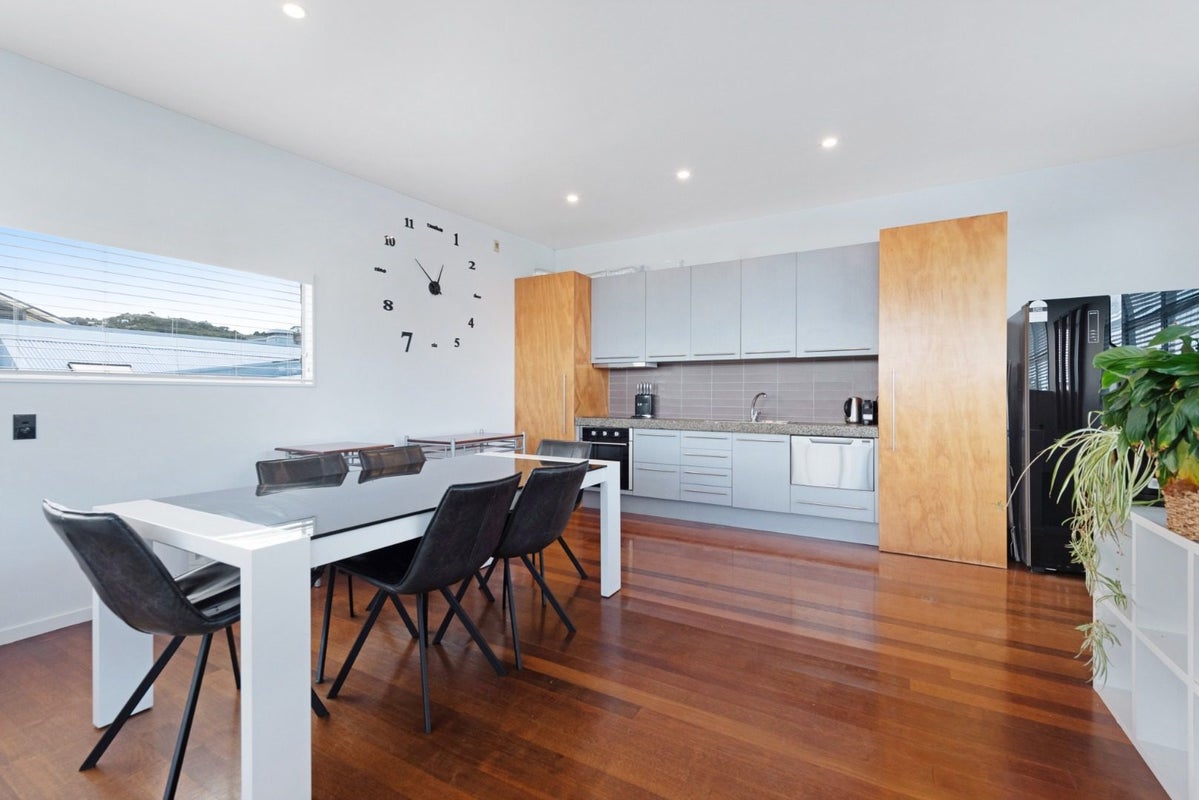 4/220U Jackson Street, Petone, Lower Hutt - Carousel 2