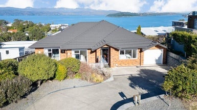 18 Mandalay Terrace, Khandallah, Wellington - Carousel 1