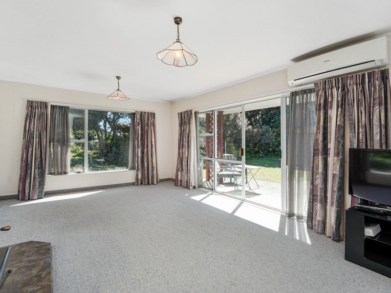 40 Rauparaha Street, Waikanae Beach, Waikanae - Carousel 2