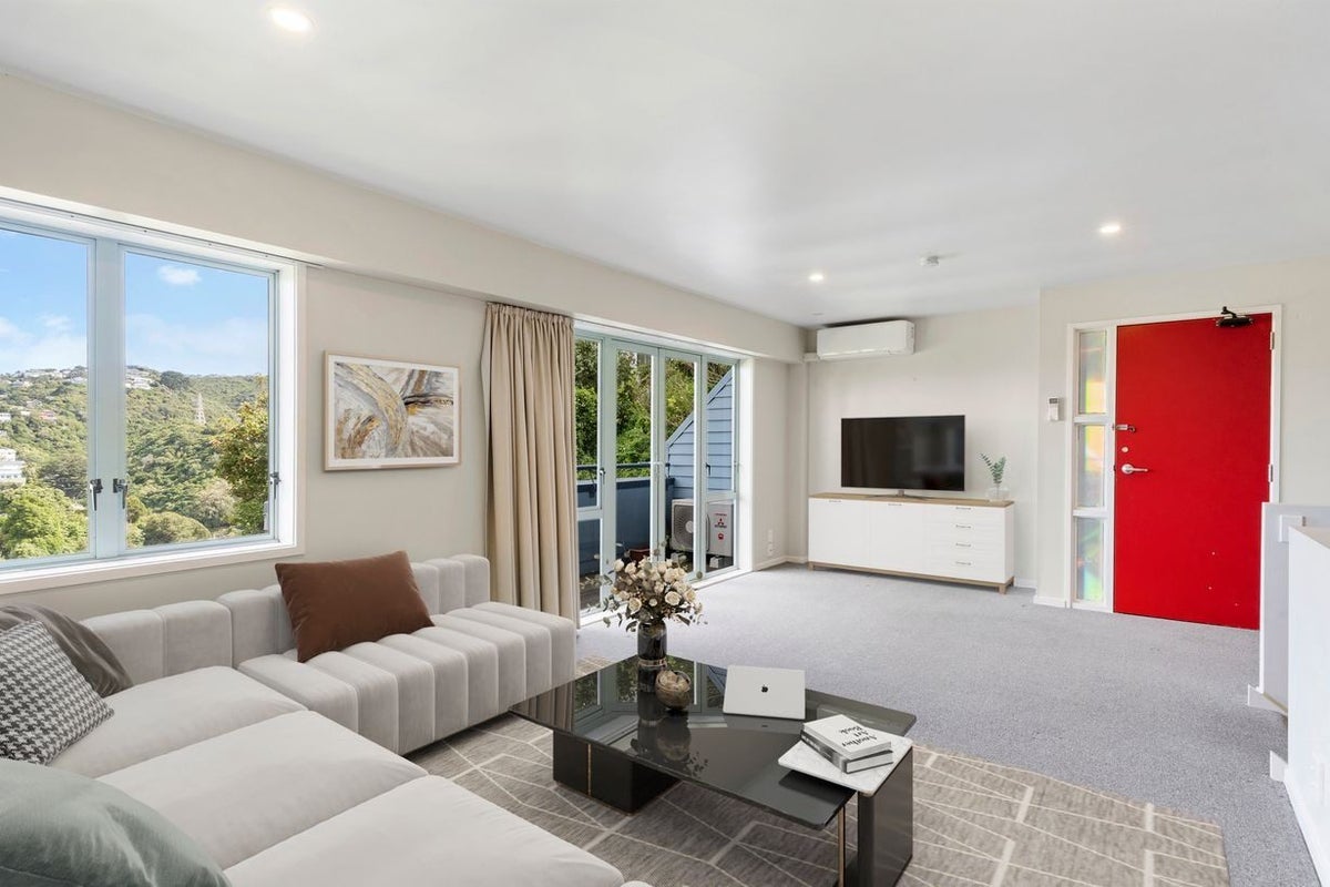 2/93A Kelburn Parade, Kelburn, Wellington - Carousel 2