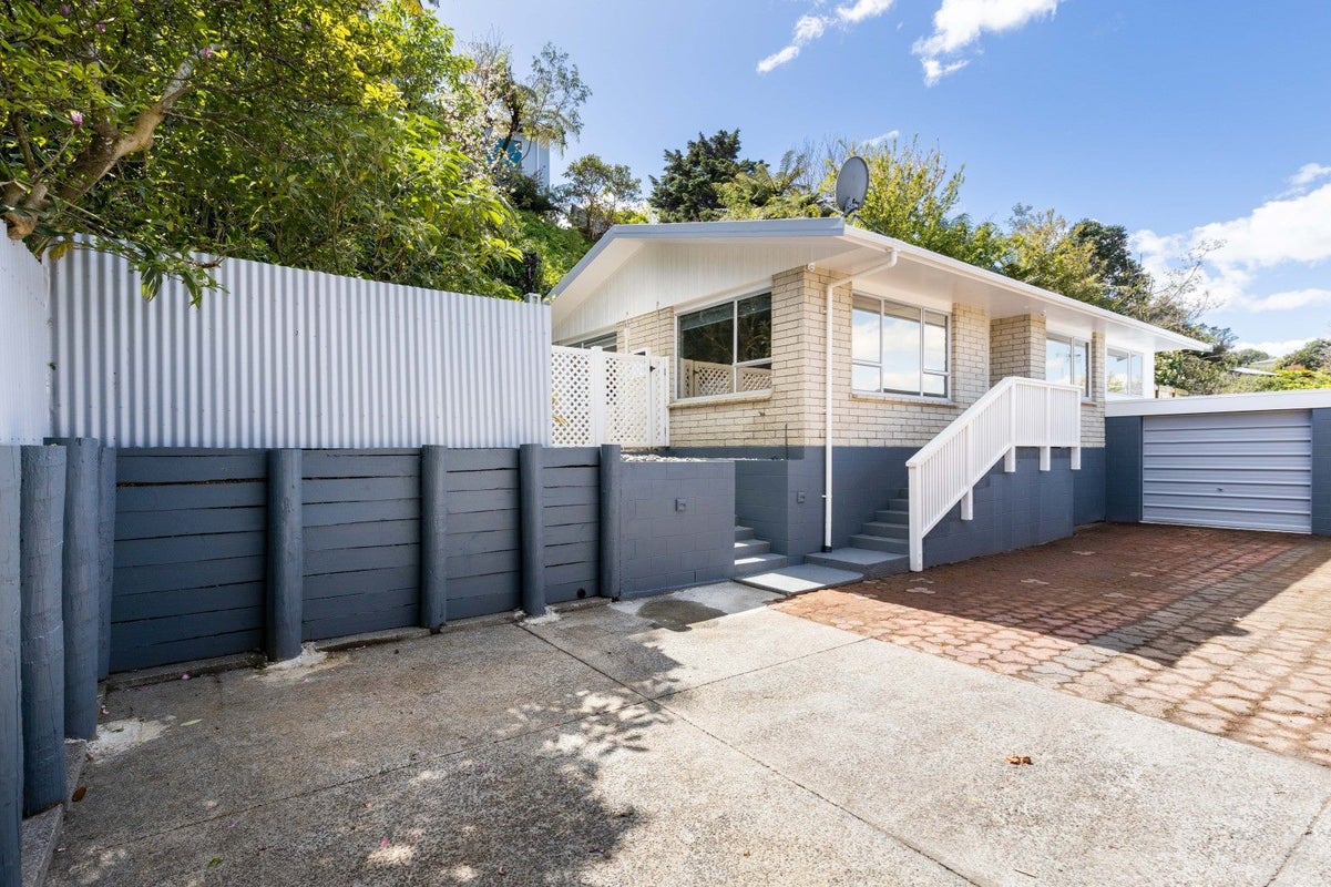 9/2 Waterloo Place, WESTOWN, NEW PLYMOUTH - Carousel 1