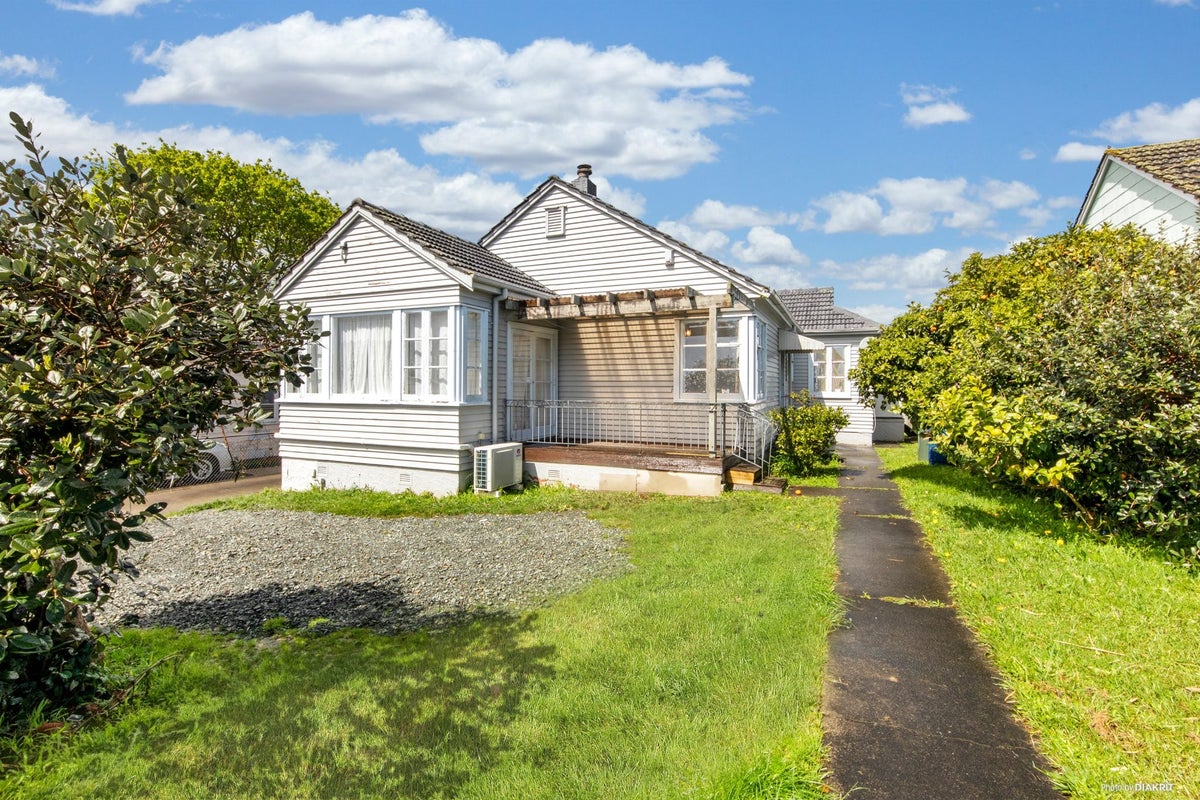 3196 Great North Road, New Lynn, Auckland - Carousel 2