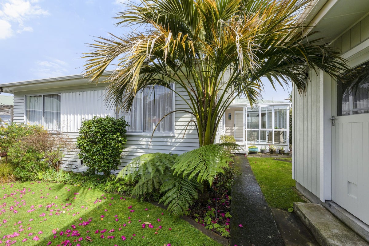 5 Lydford Place, Spotswood, New Plymouth - Carousel 1