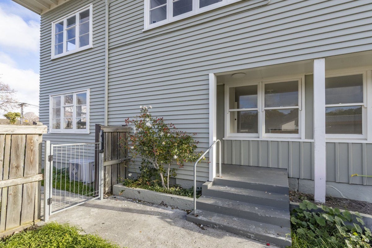 30 Hooker Avenue, Bryndwr, Christchurch - Carousel 1