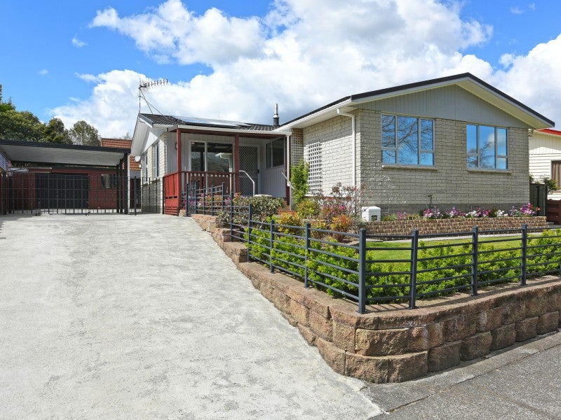 90 California Drive, Totara Park, Upper Hutt - Carousel 1