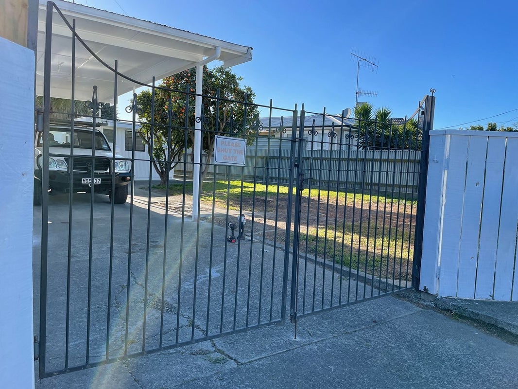 3 Charles Corner Crescent, Maraenui, Napier - Carousel 1