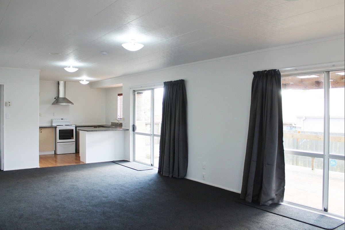 11 Elmslie Place, Owhata, Rotorua - Carousel 2