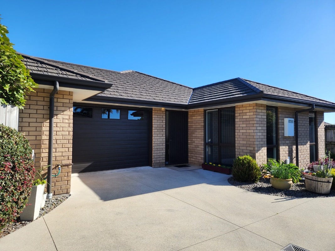 21 Rainey Crescent, Papamoa Beach, Papamoa - Carousel 1
