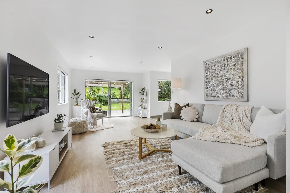 2/41 Beach Haven Road, Beach Haven, Auckland - Carousel 2