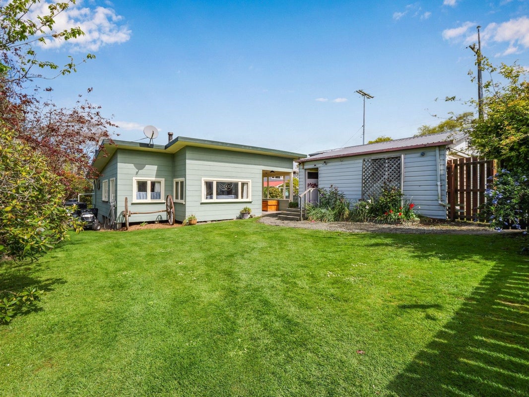 6 The Terrace, Warrington, Waikouaiti - Carousel 1