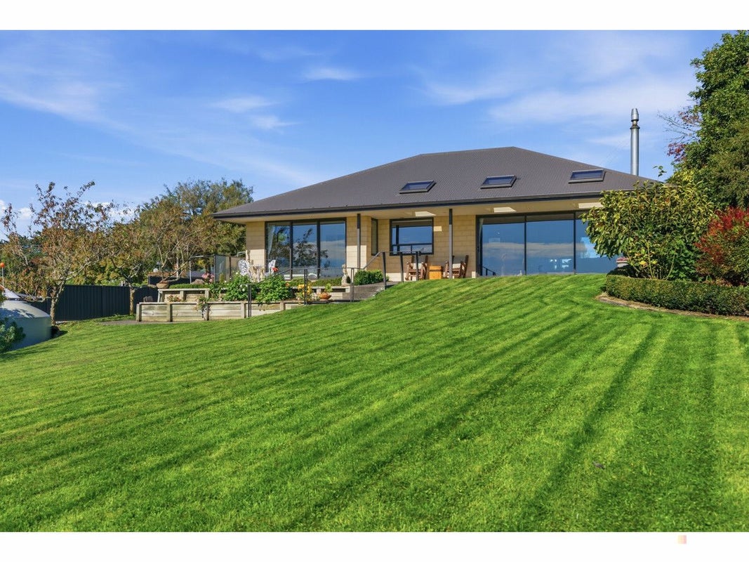 24 Pye Road, Geraldine Downs, Geraldine - Carousel 1