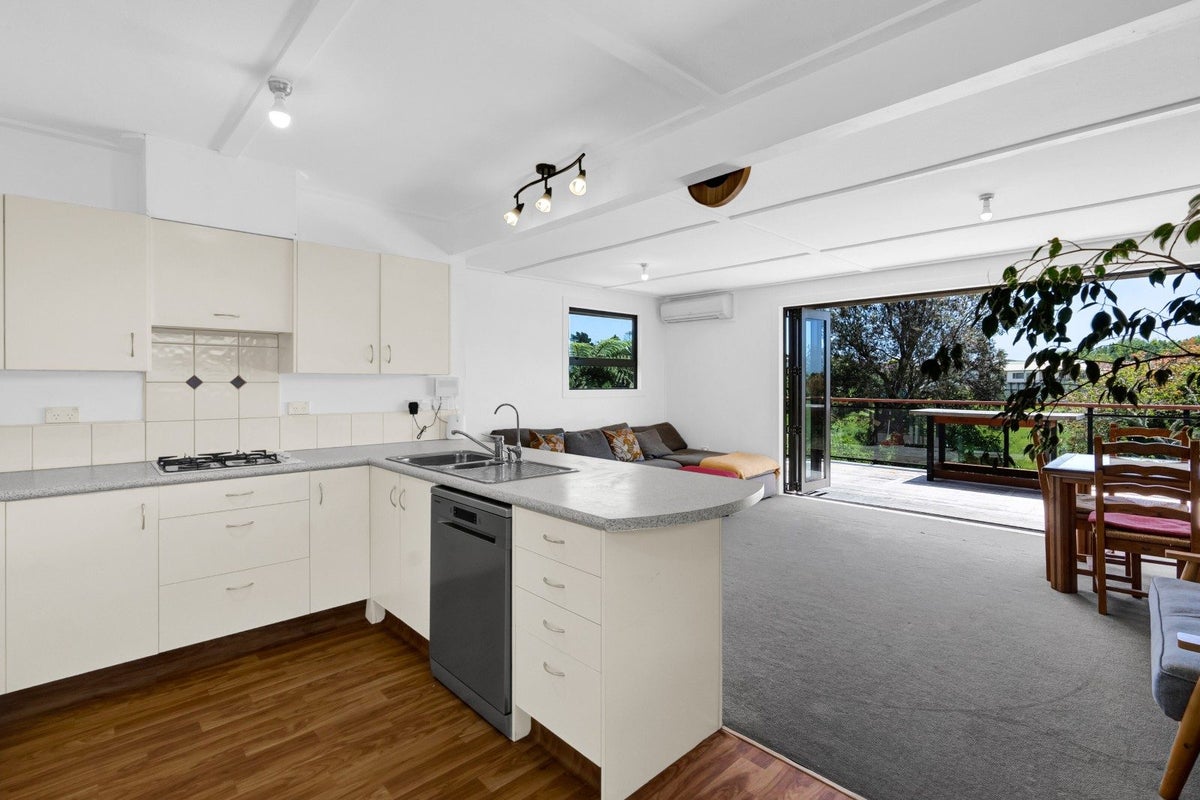 87 Wrantage Street, Westown, New Plymouth - Carousel 2