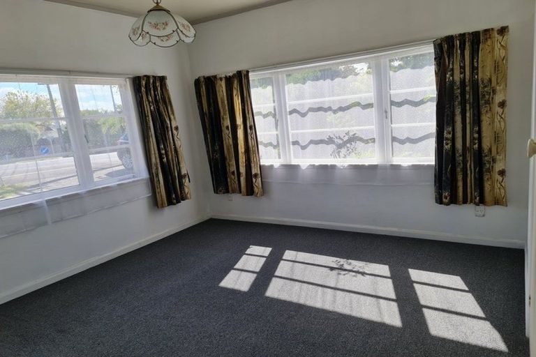 21 Forest Lake Road, Forest Lake, Hamilton - Carousel 9
