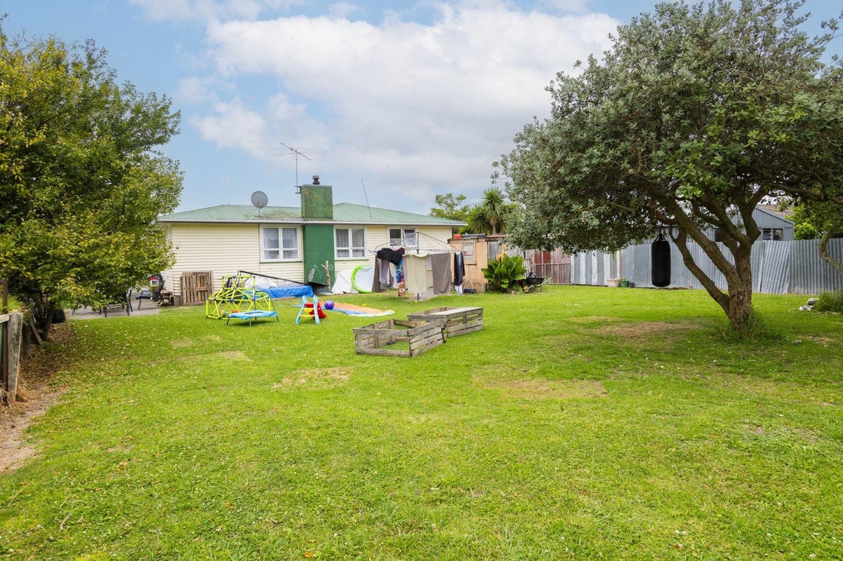5 Cavendish Crescent, Outer Kaiti, Gisborne - Carousel 13