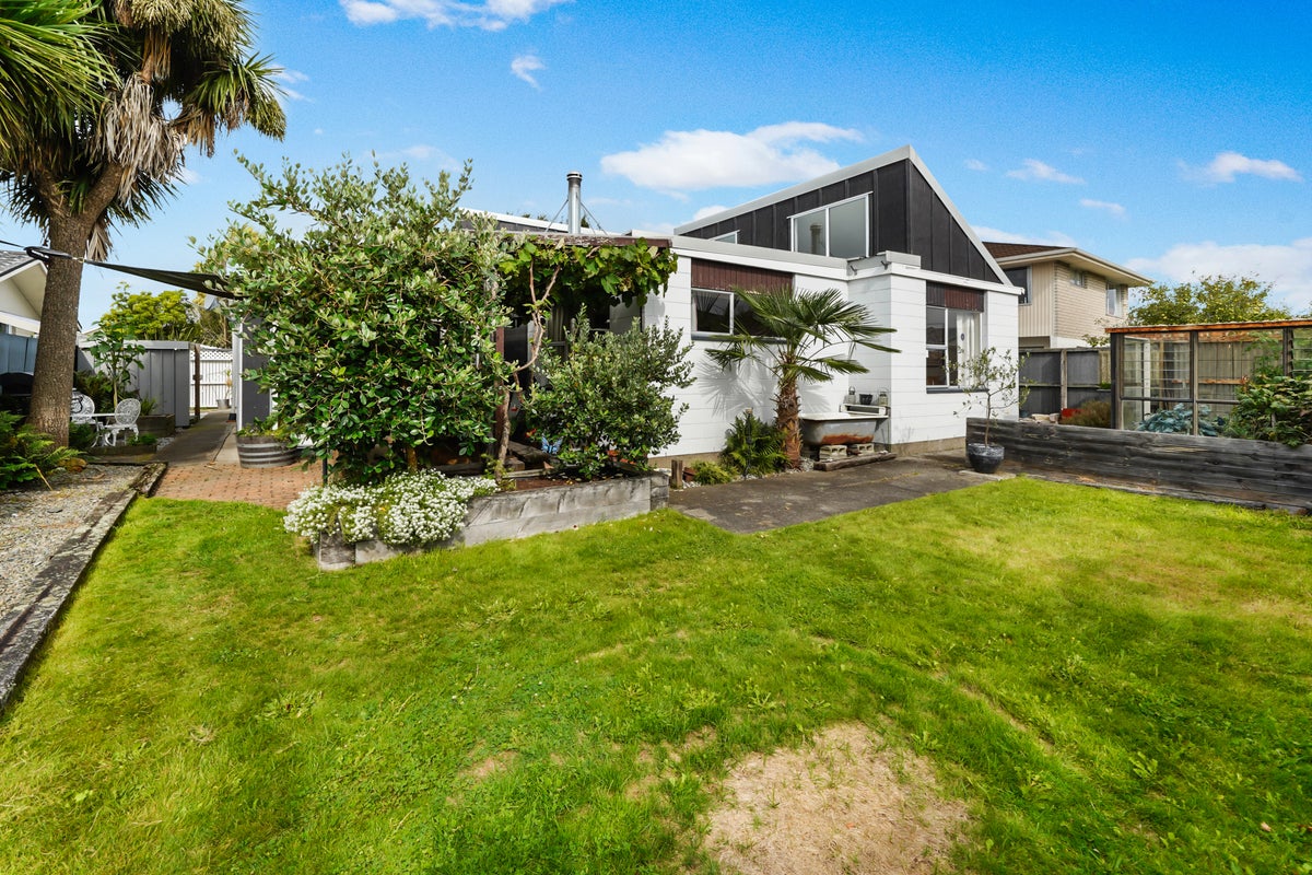 17 Chilton Drive, Mairehau, Christchurch - Carousel 24