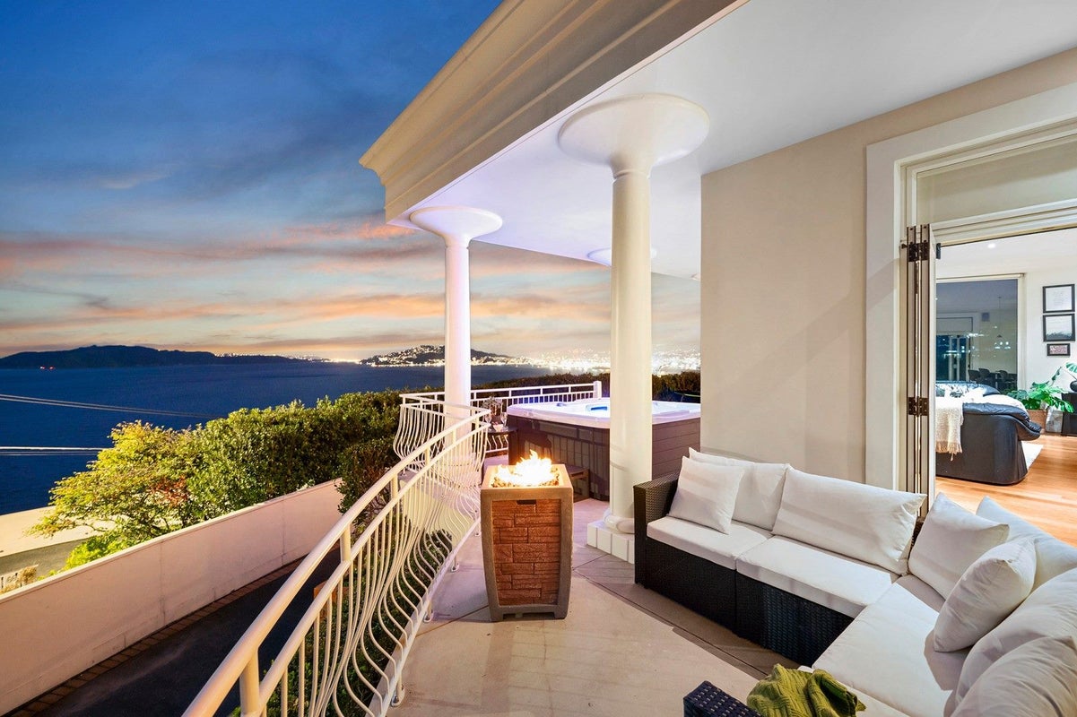 61 Onslow Road, Khandallah, Wellington - Carousel 1