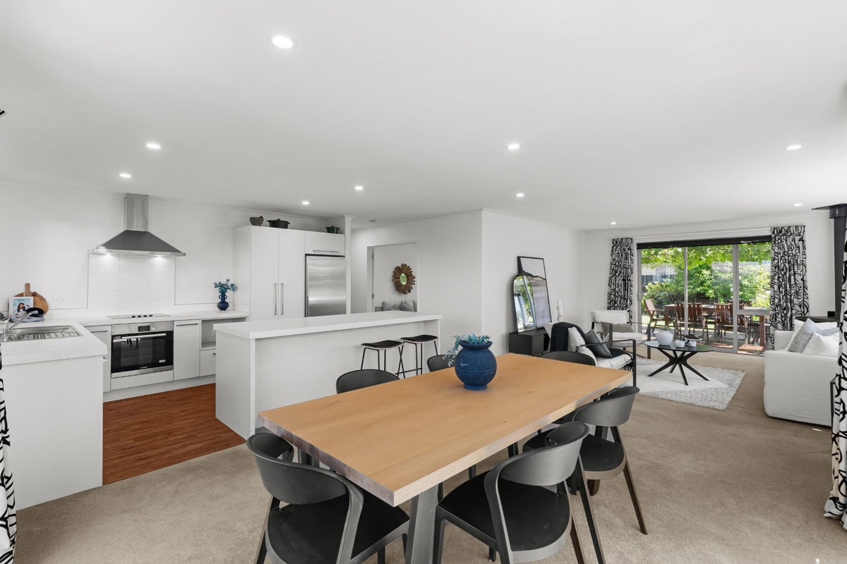 10 Hurricane Way, Wigram, Christchurch - Carousel 2