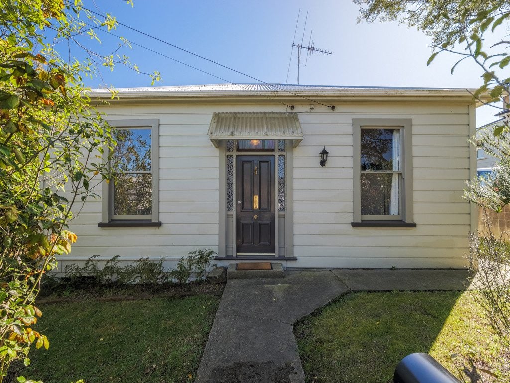 8 Exmouth Street, Abbotsford, Dunedin - Carousel 1