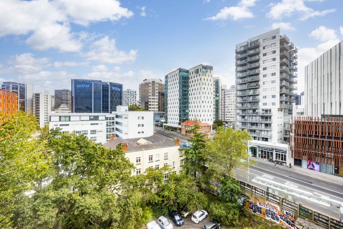 11B/30 Symonds Street, Grafton, Auckland - Carousel 1