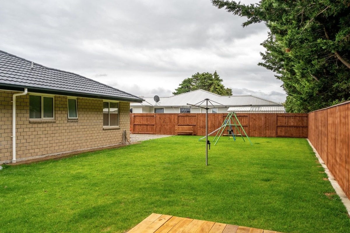 8 Maple Grove, Solway, Masterton - Carousel 10
